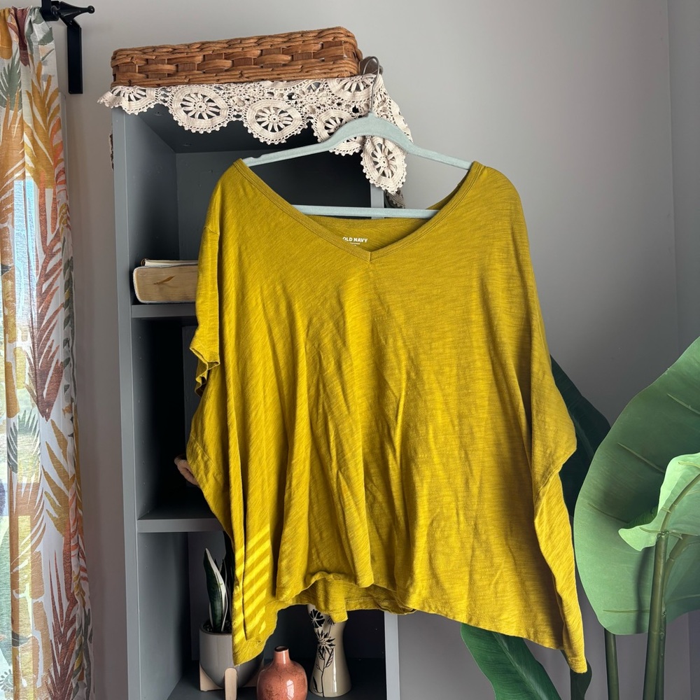 old navy 100% cotton everywear v-neck tee